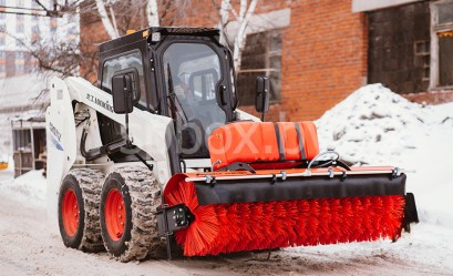 Щетка дорожная коммунальная Impulse SP1800M + система орошения 100 литров (с насосом) на Мини-погрузчик фото